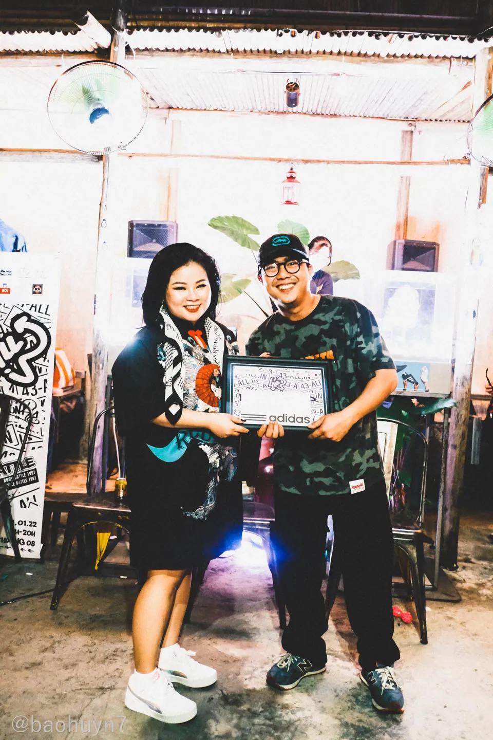 Nhận bằng khen