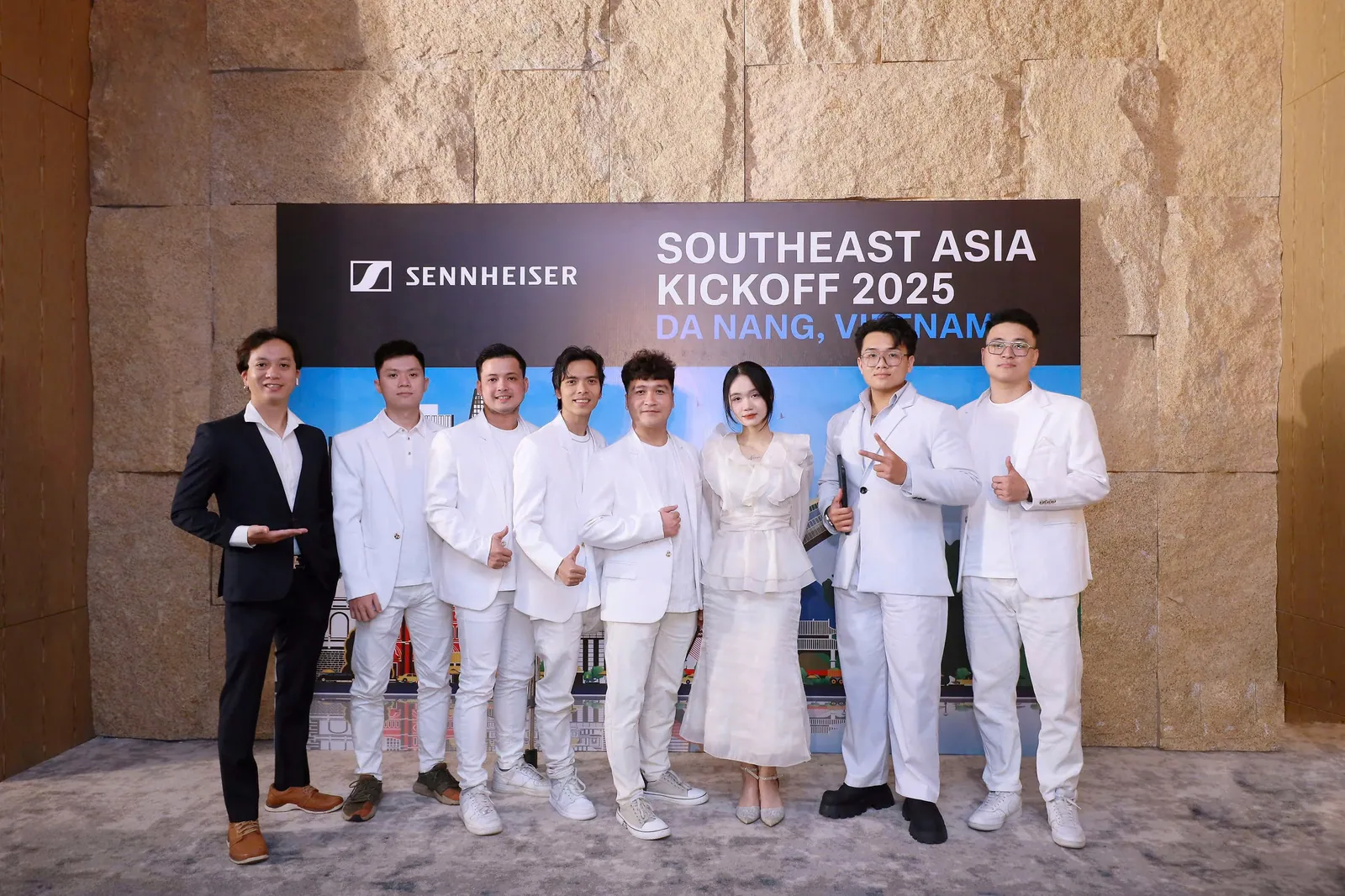 Melody Band trên sân khấu gala doanh nghiệp