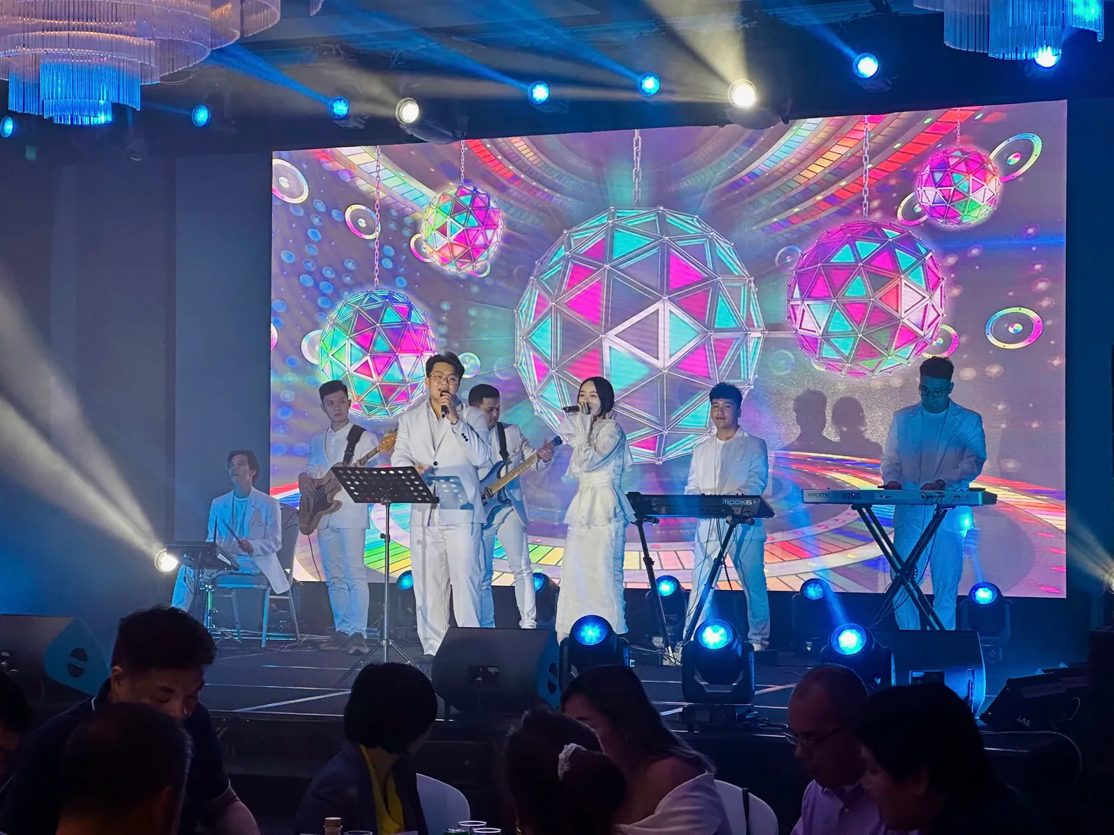 Melody Band tại sảnh tiệc khách sạn